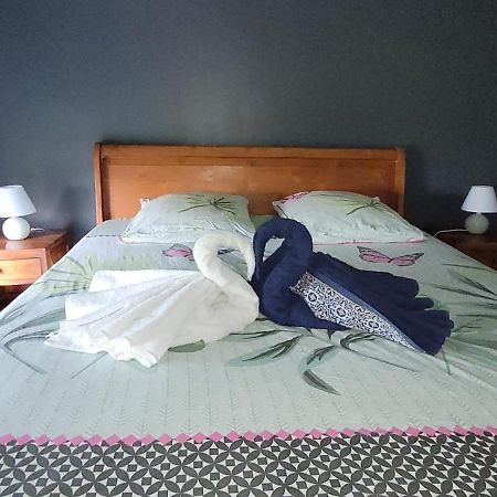 Chambre Privee Dans Maison Le Tampon Exterior photo