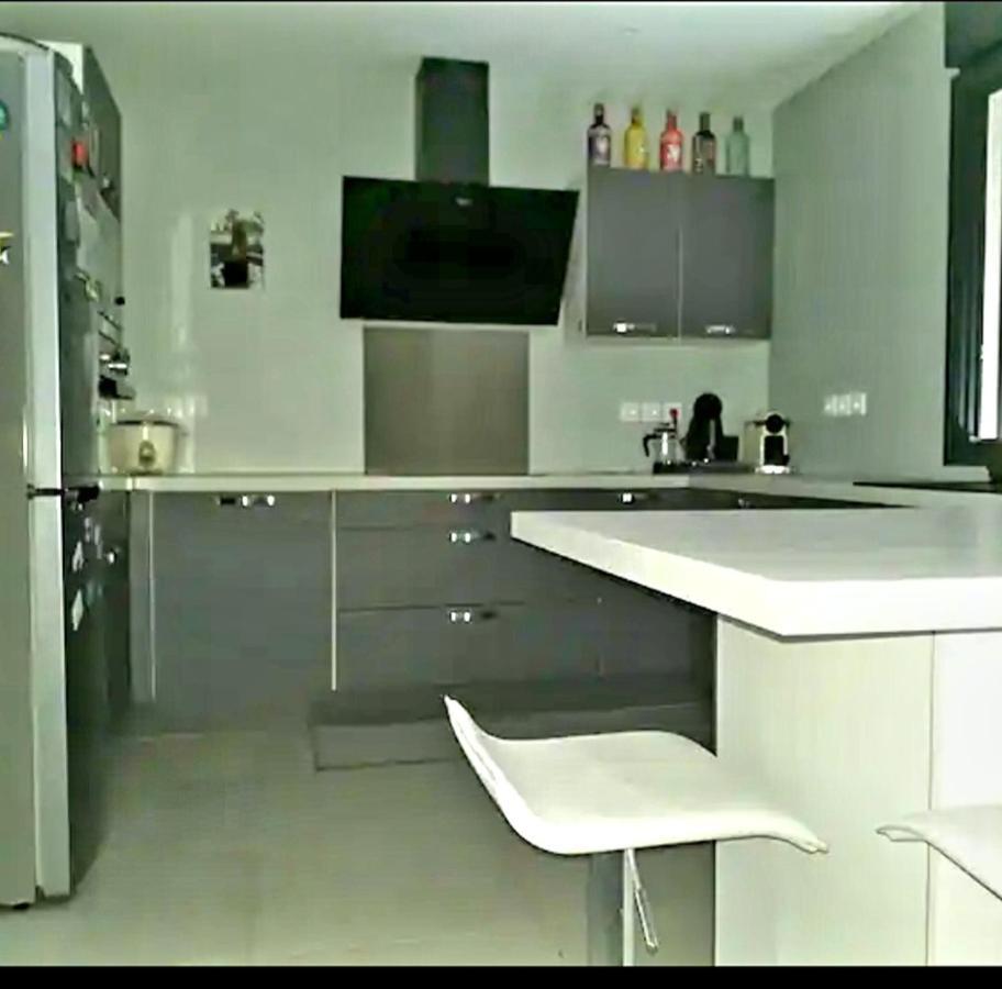 Chambre Privee Dans Maison Le Tampon Exterior photo